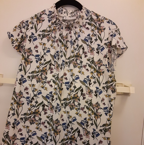 New York & Company Tops - Euc flower blouse